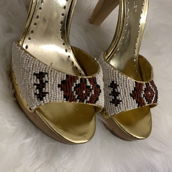 BCBGIRLS Metallic sandals w/bead detail Size 8 - Picture 10 of 16